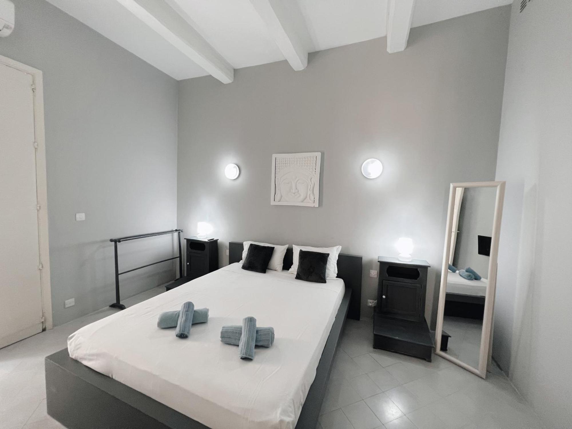 Charm El Malta - Spacious 1Br Apartment バレッタ エクステリア 写真